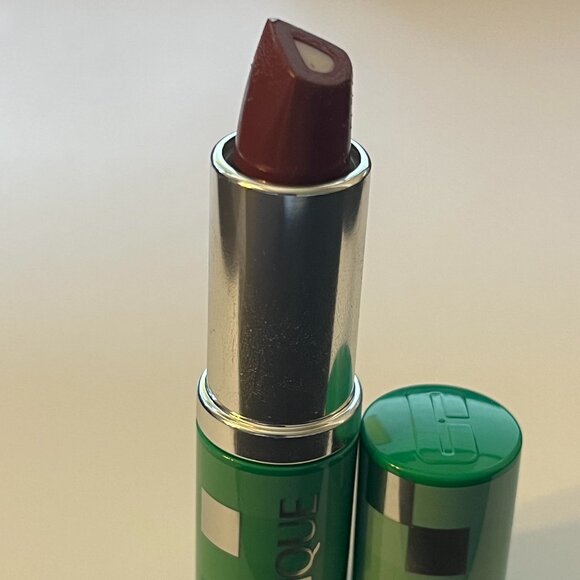 Brand new Clinique "A Different Grape" Dramatically Different Lip Color - Picture 7 of 8